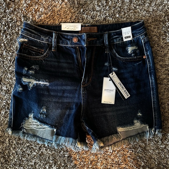Judy Blue High Waist Rigid Magic Fray Hem Shorts - Picture 1 of 3